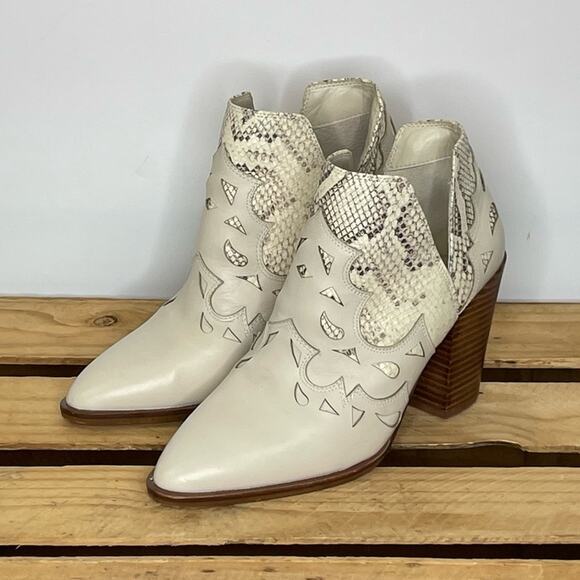 Gianni Bini snakeskin print laser cut pointed toe leather booties size 8.5M - Picture 1 of 12